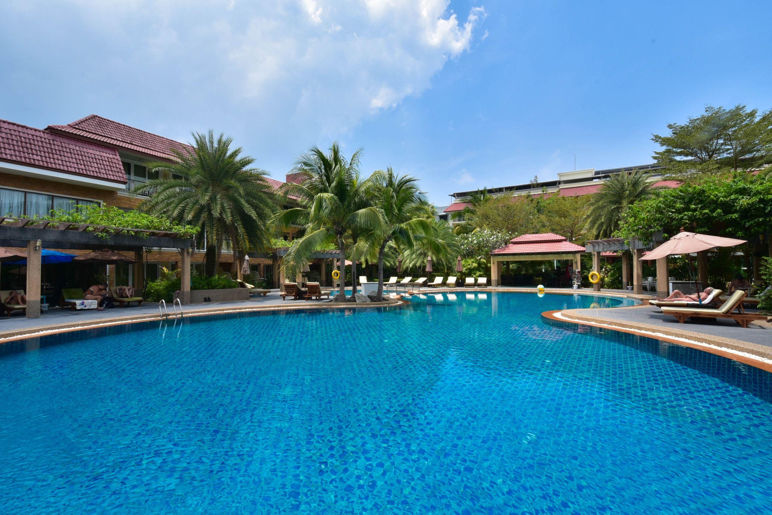 R-mar And Patong,